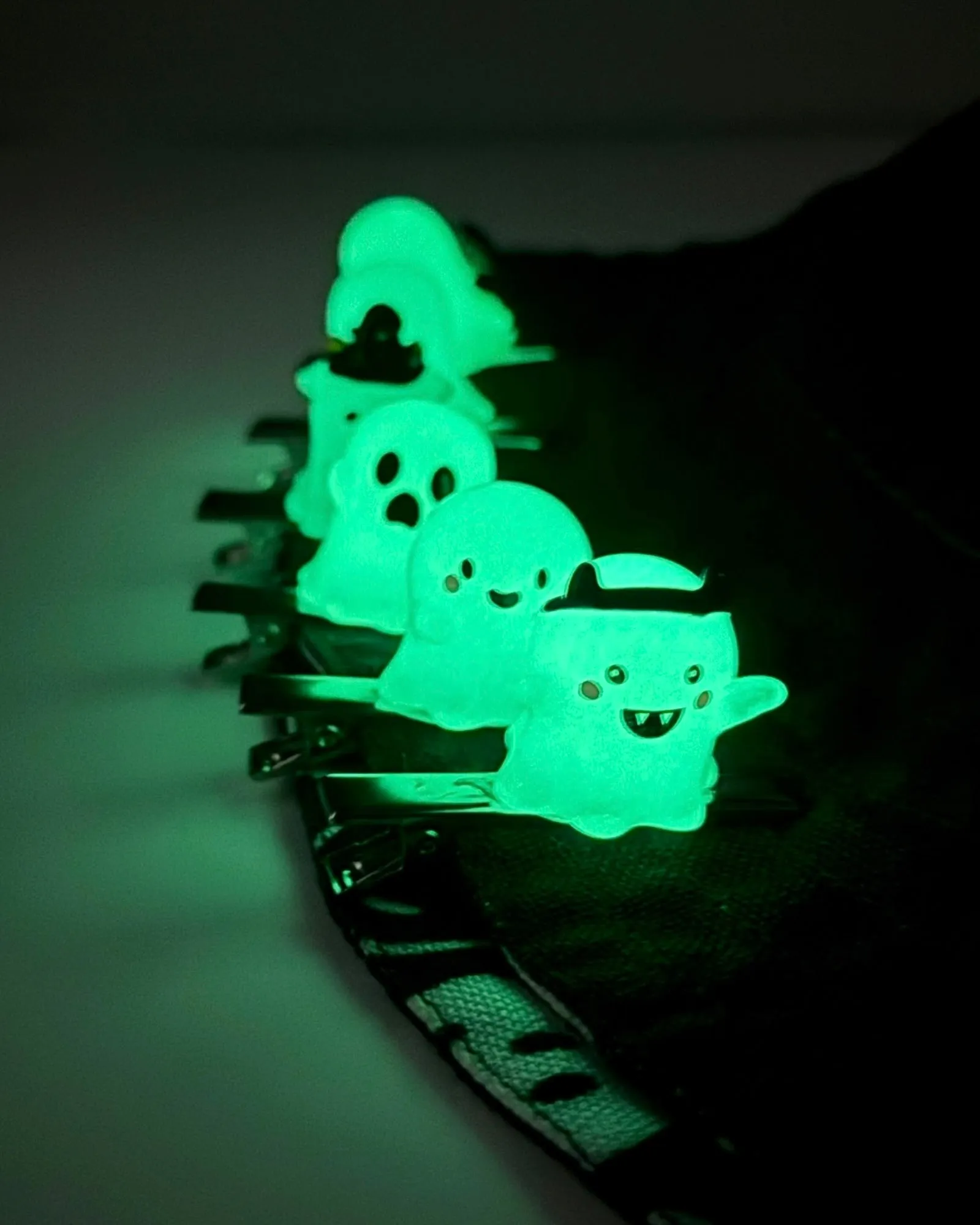 Halloween Glow In The Dark Ghost Clips 6-PC Set