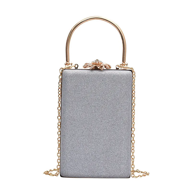 Timeless Treasure: A vintage-inspired dinner bag that's a true treasure for any woman!