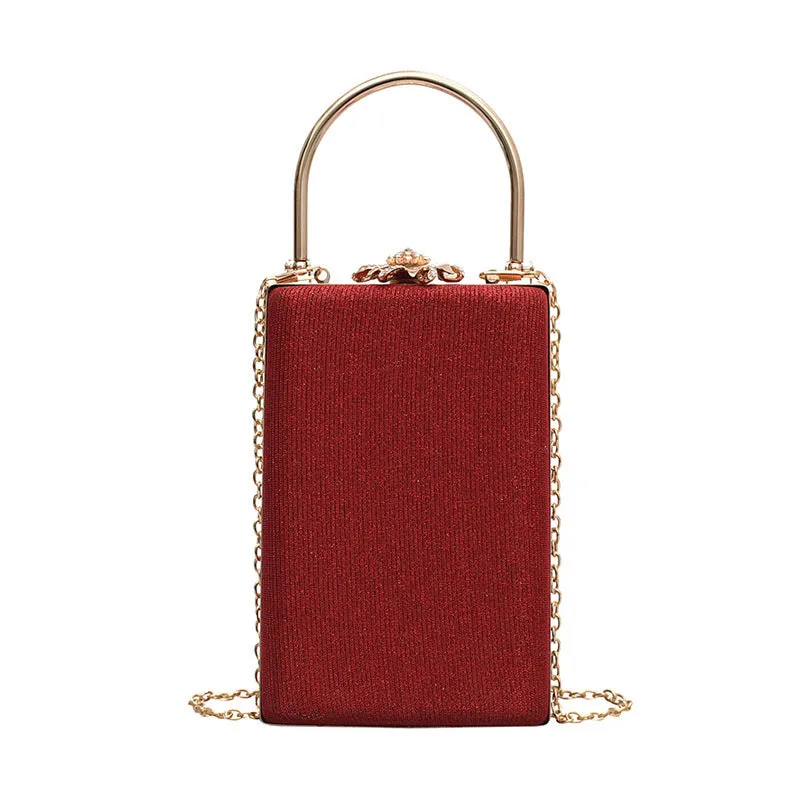 Timeless Treasure: A vintage-inspired dinner bag that's a true treasure for any woman!