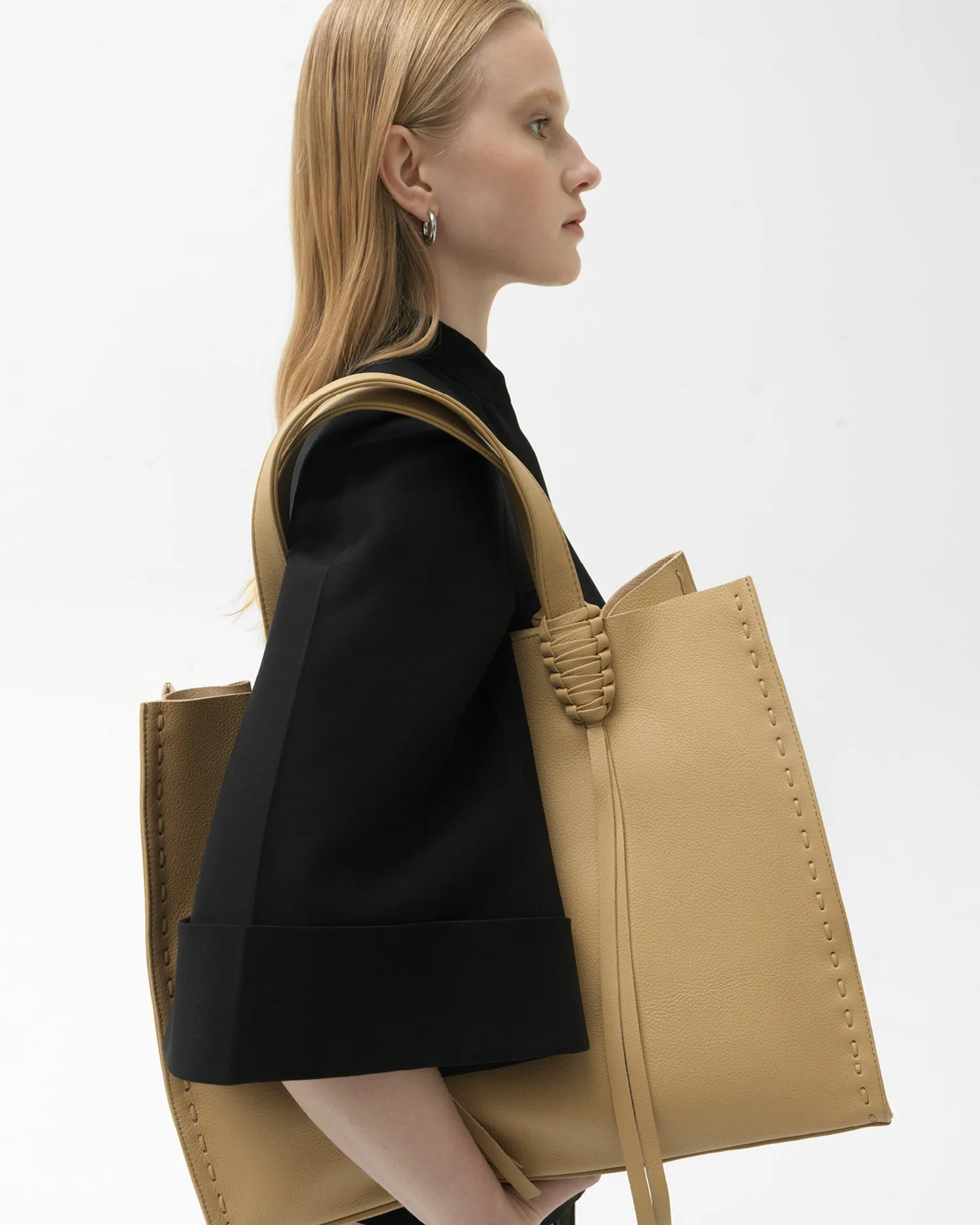 Tote 23 Grained Leather Magnolia